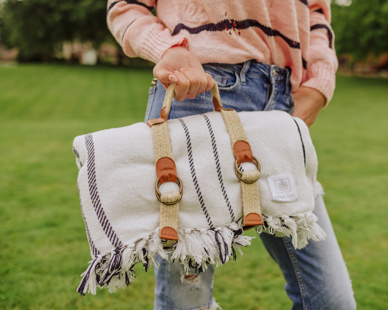 Montecito Picnic Blanket with Harness