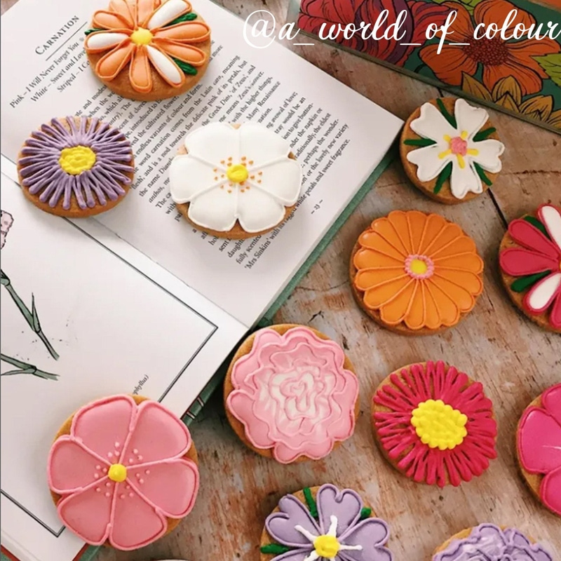 Biscuiteers Bouquet Luxe Biscuit Tin