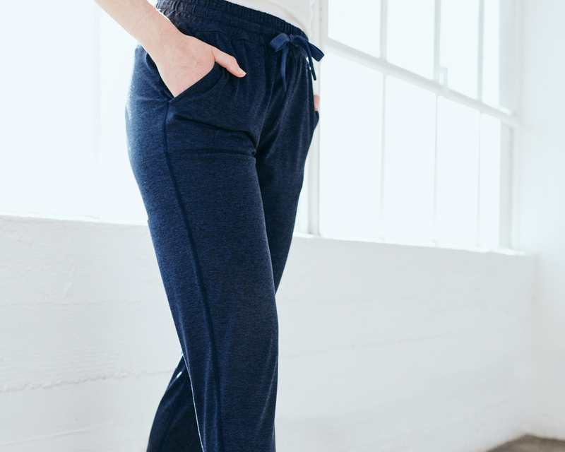 Flowknit Mid-Rise Jogger