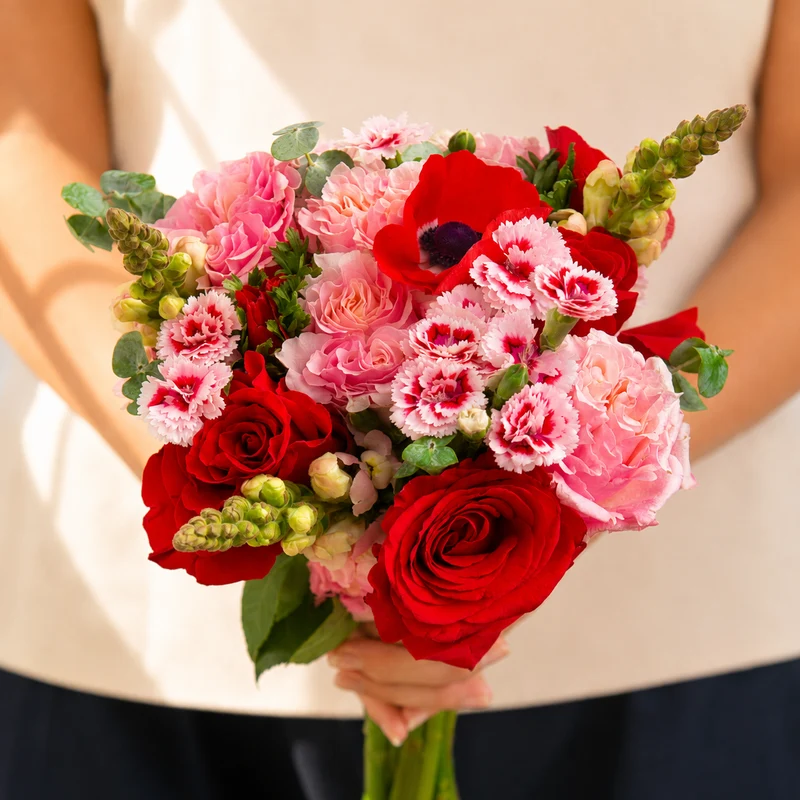 Holiday Szn Flower Bouquet with Vase