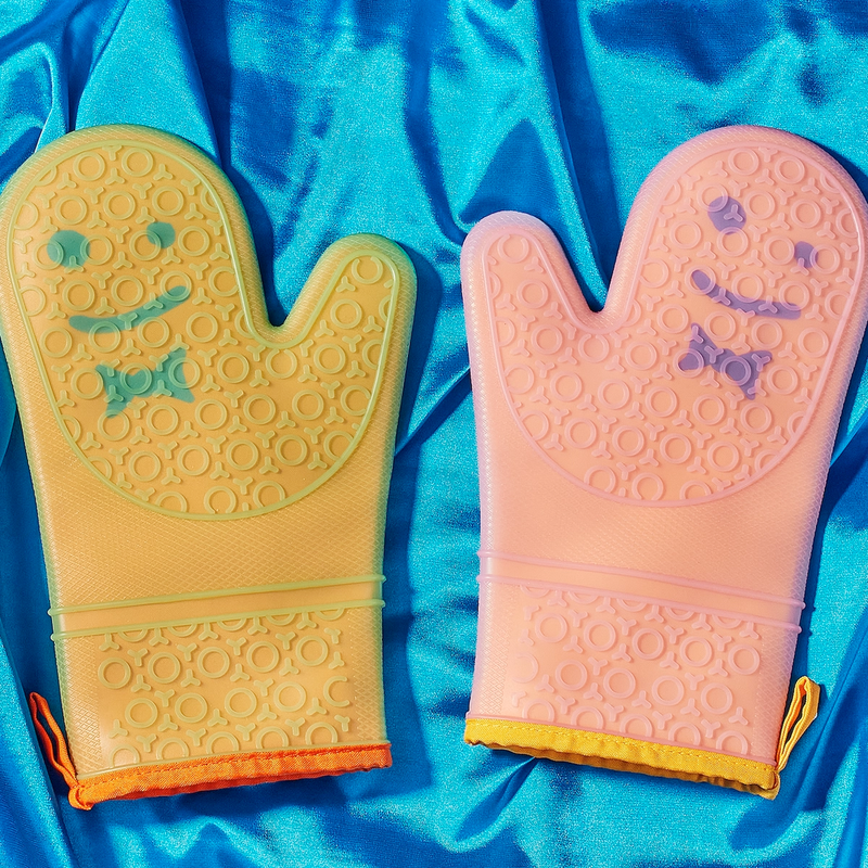 Staff The Oven Mitts