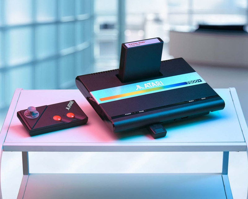 Atari 7800 Console & Gamepad