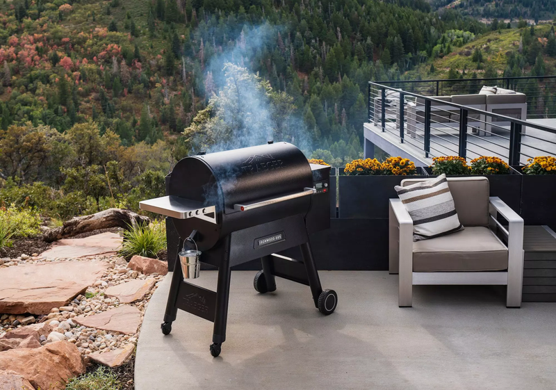 Ironwood 885 Pellet Grill