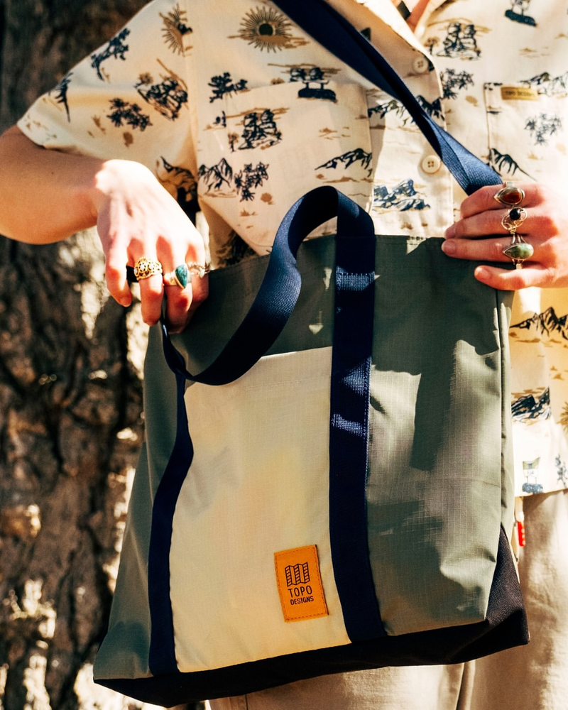 Mountain Essential Tote