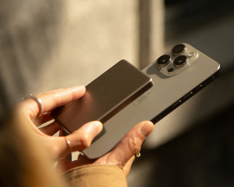 Magnetic Active Power Bank