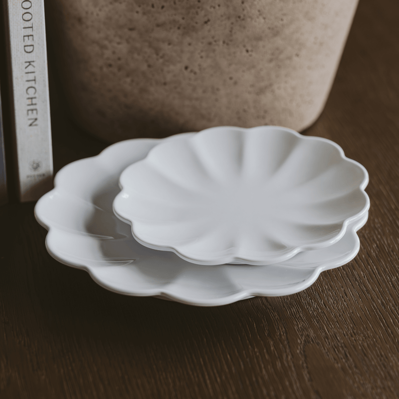 Scalloped Tray Set