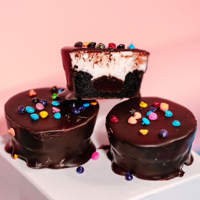 Cosmallow Brownie Cups