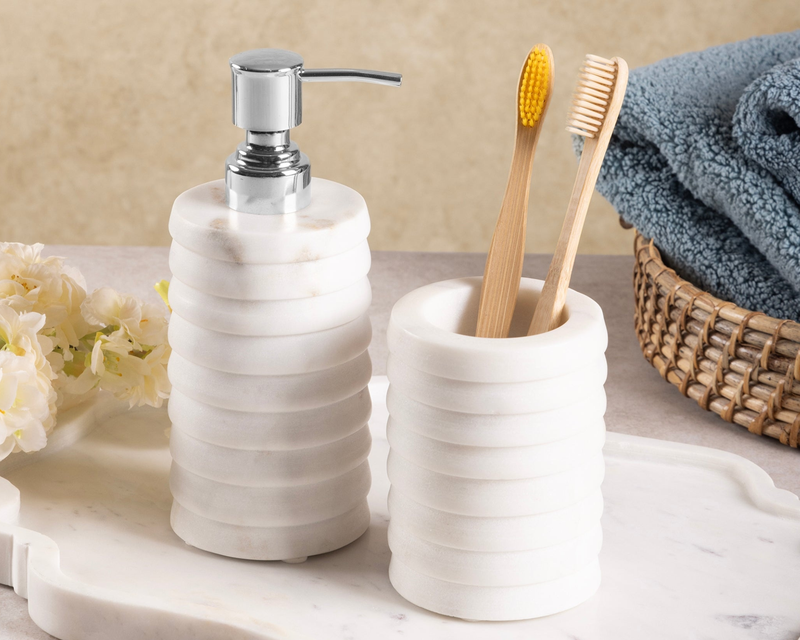 Raavi Ribbed Marble Bath Set