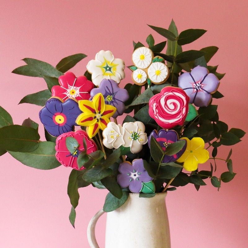 Biscuiteers Bouquet Luxe Biscuit Tin