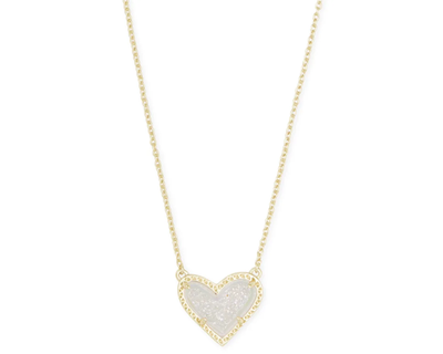 Ari Heart Short Pendant Necklace