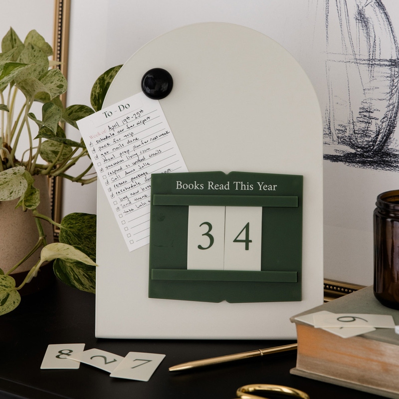 Books Read Magnet Tracker