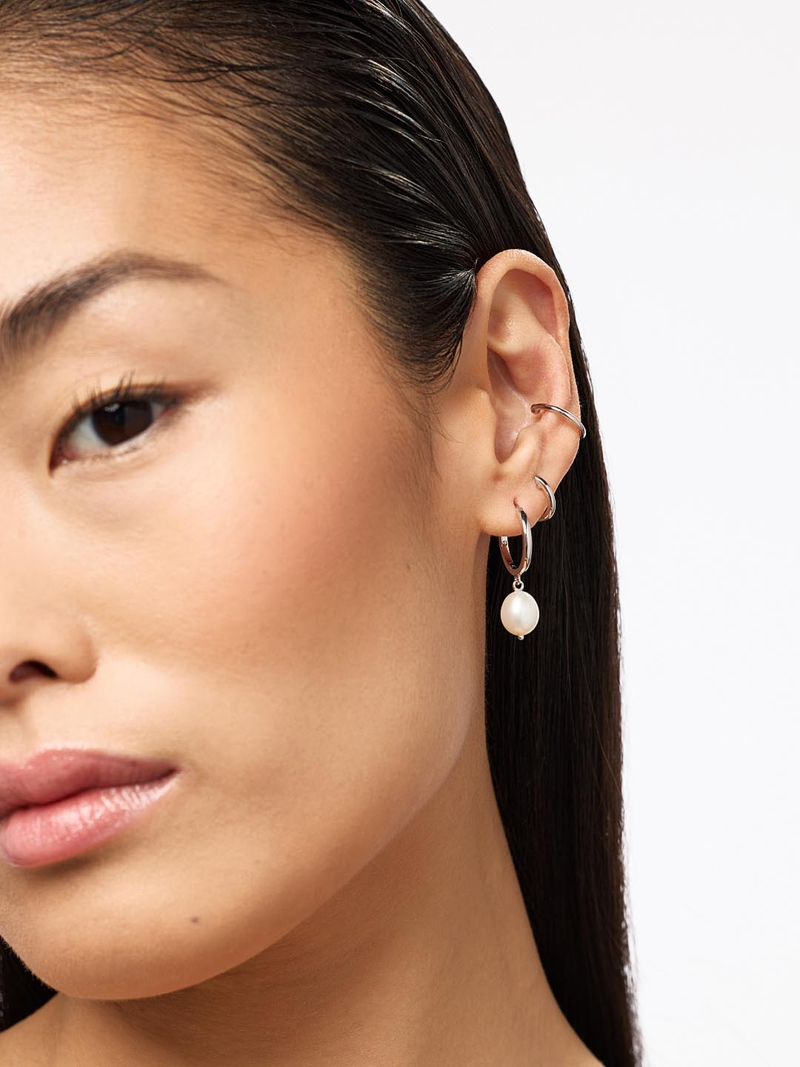 Frida Medium Pearl Hoops
