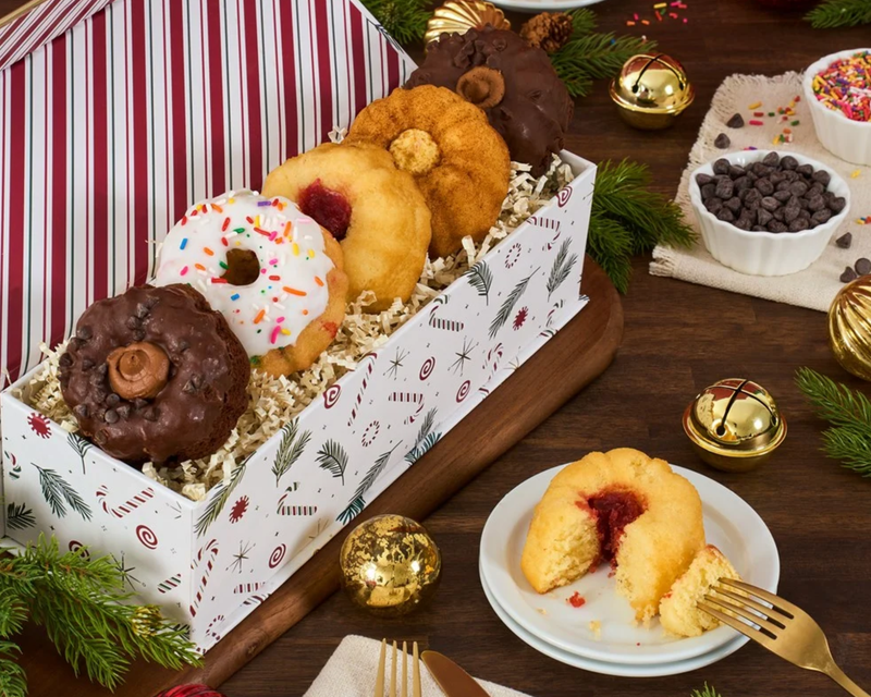 Festive Mini Bundt Cakes Christmas Gift Box