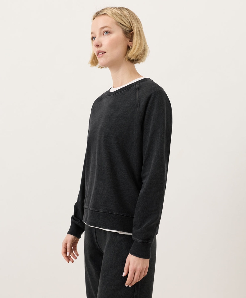 Women's Organic Weekends Relaxed Raglan Sweatshirt, Washed Black