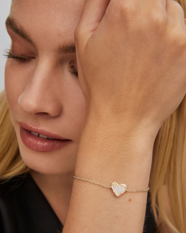 Ari Heart Delicate Chain Bracelet