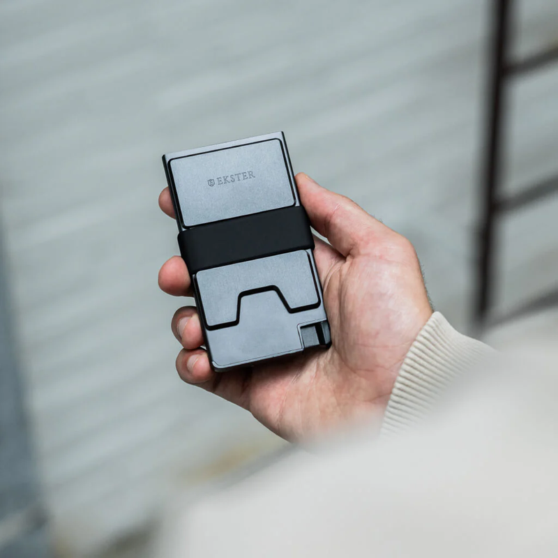 Ekster Cardholder Pro