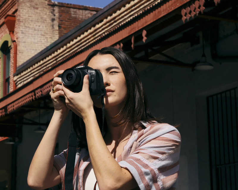 EOS R10 Mirrorless Camera with RF-S 18-45 f/4.5-6.3 IS STM Lens