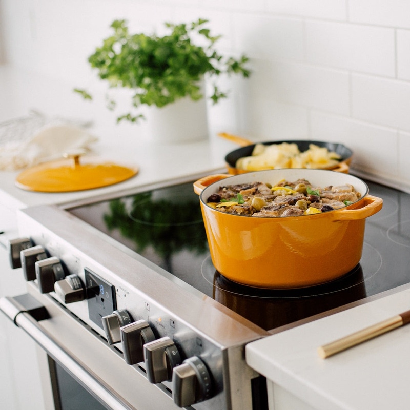 Classic Dutch Oven, 5.5 Quart