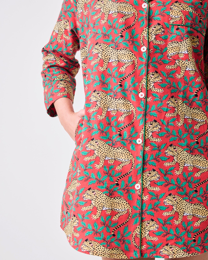 Sleep Shirt in Winter Holly Bagheera, Ruby