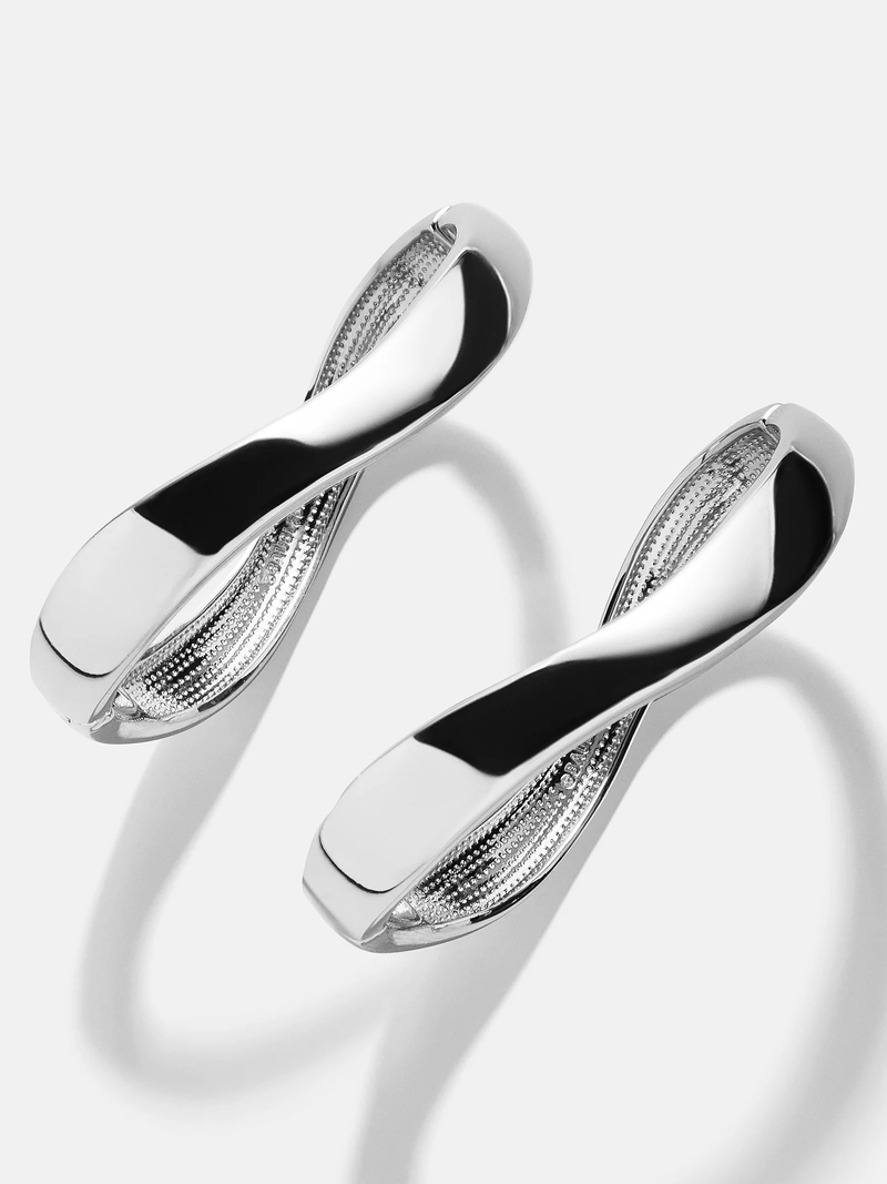 Natalia Wavy Hinge Bangle Set