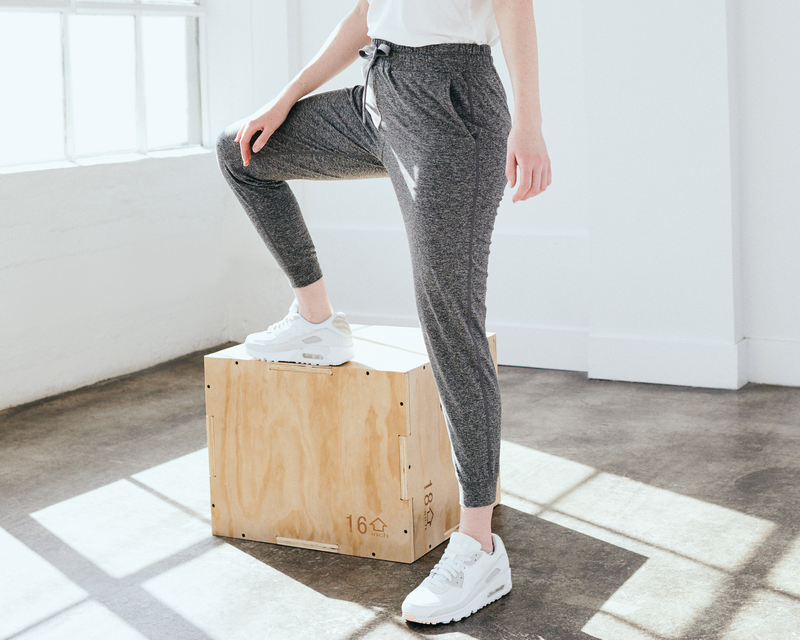 Flowknit Mid-Rise Jogger