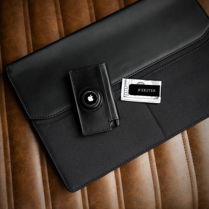 Parliament AirTag Wallet