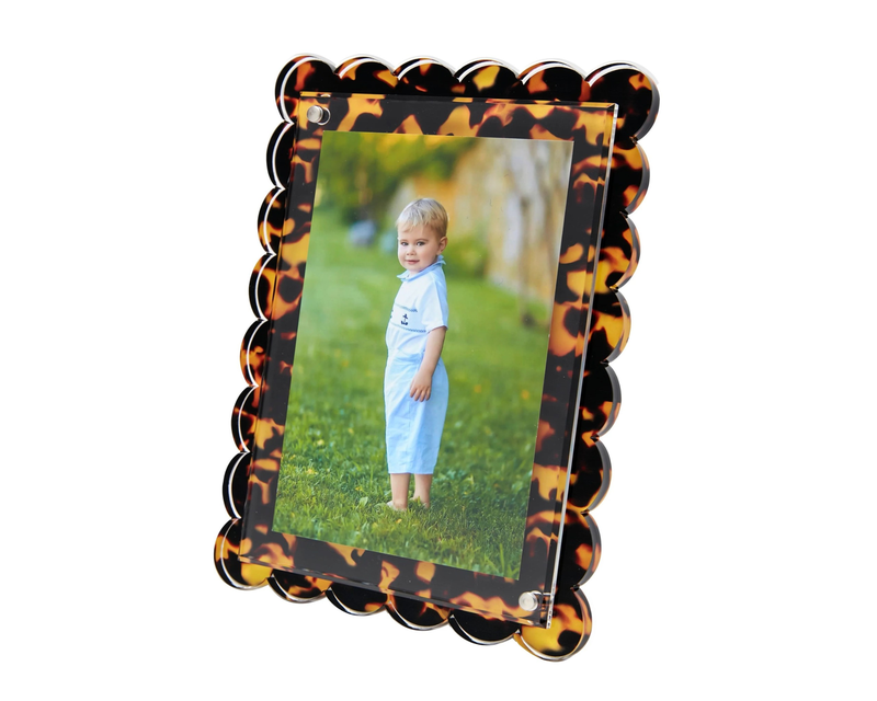 Scallop Acrylic Frame