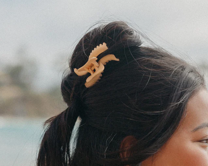 Wavy Mini Hold Everything Claw Clip