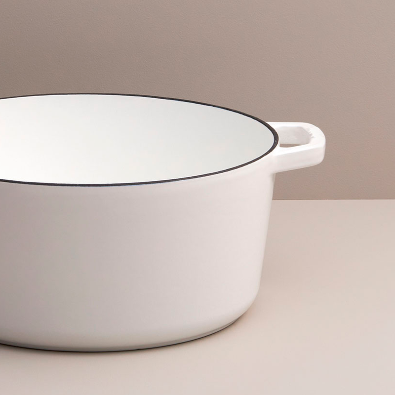 Classic Dutch Oven, 5.5 Quart