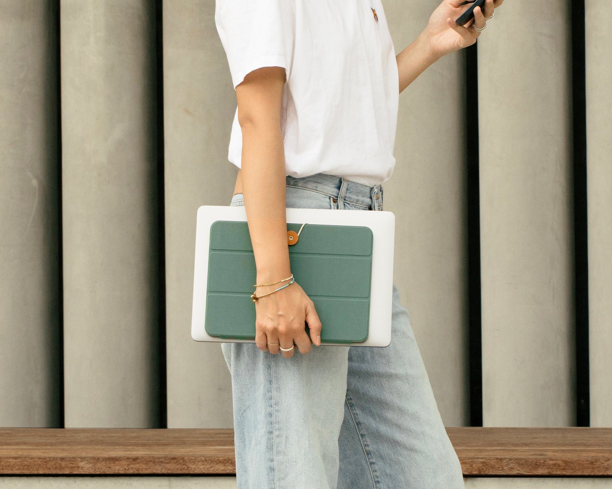 Native Union W.F.A iPad Folio - リサイクル素材で作られた折りたたみ式スタンドとカバー。iPad Pro 11イン Native Union \u2013 W.F.A Folio for iPad Pro (12.9\u201d) | Goody