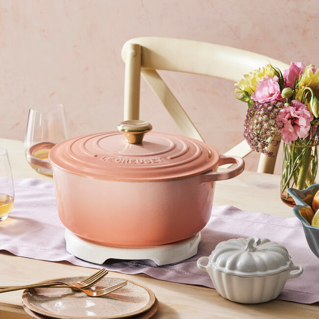 4.5 QT Signature Round Dutch Oven