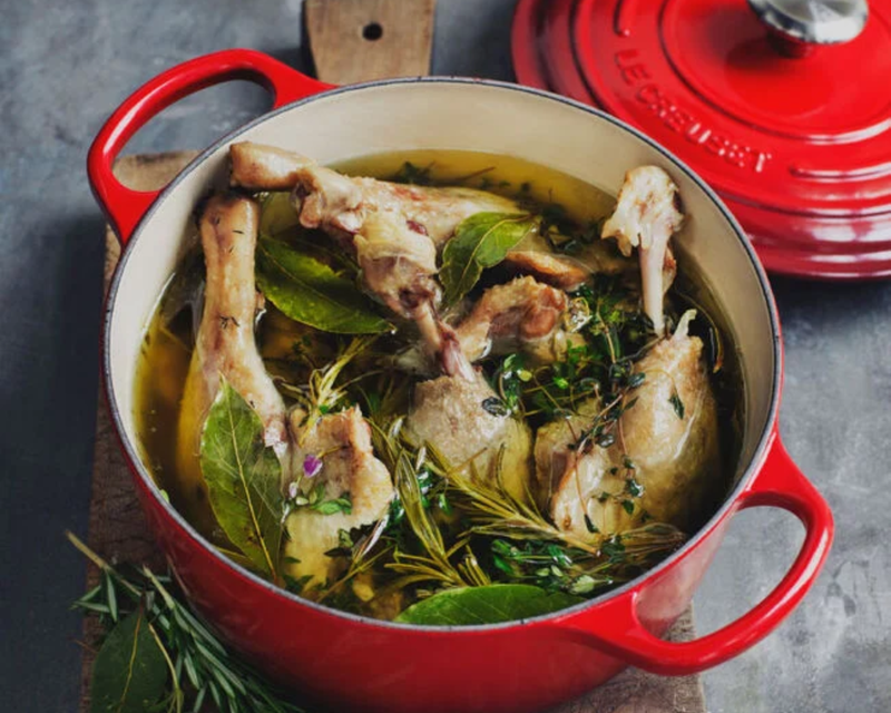 4.5 QT Signature Round Dutch Oven