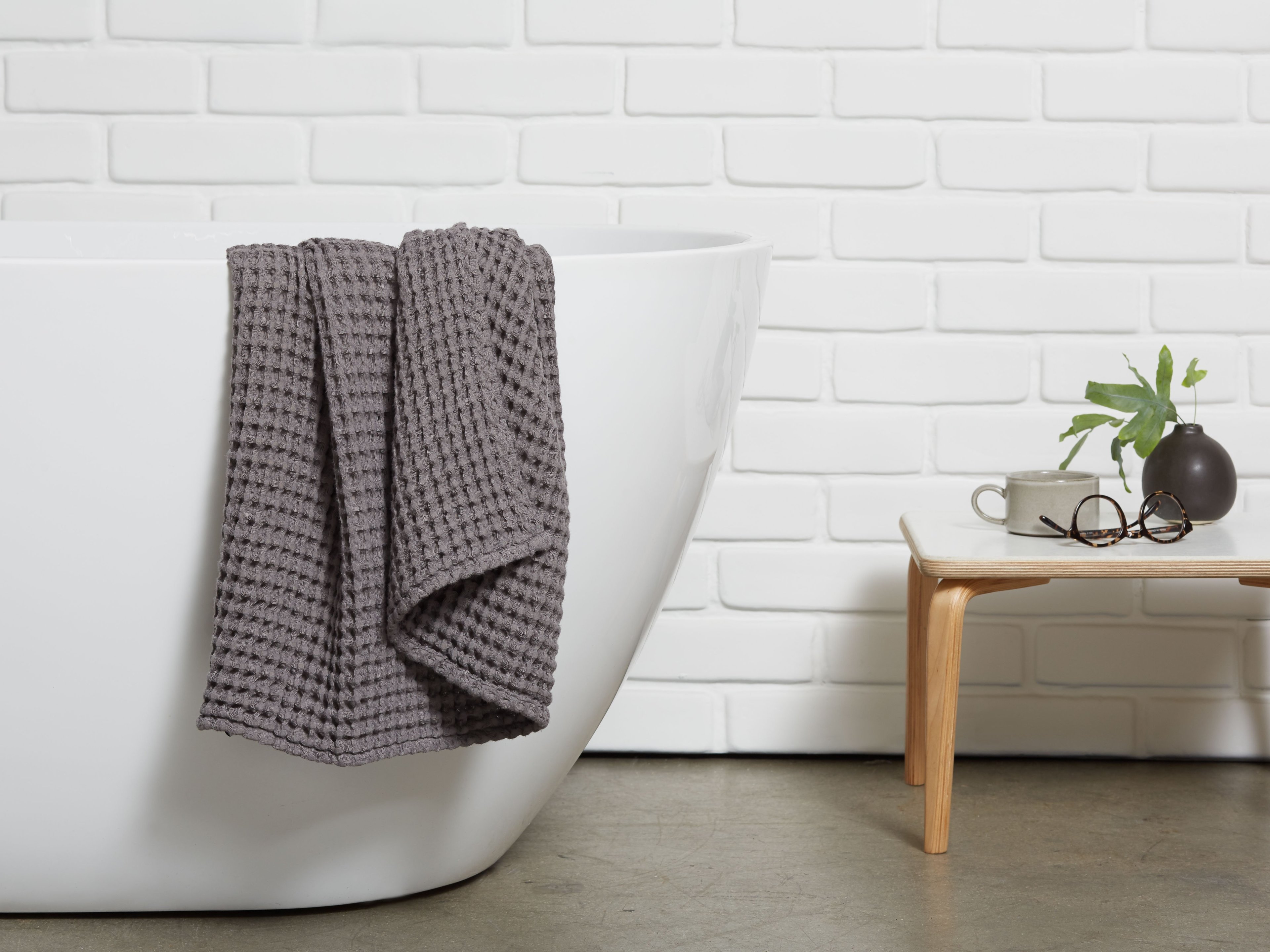 Parachute Home Waffle Bath Towel - Thumbnail 2