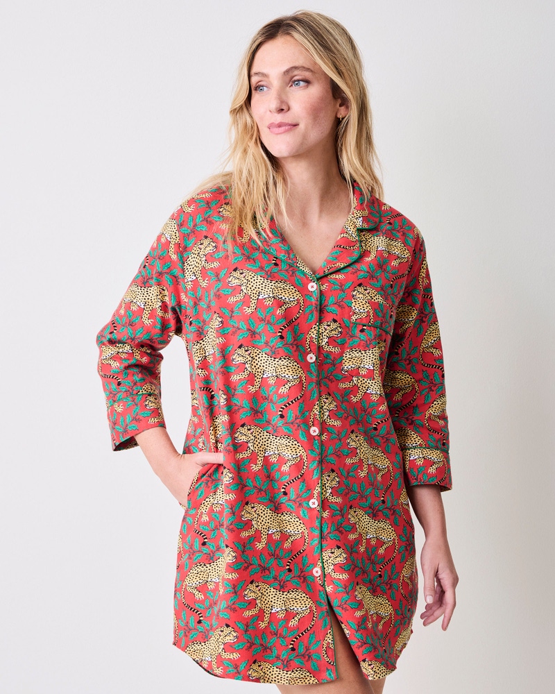 Sleep Shirt in Winter Holly Bagheera, Ruby