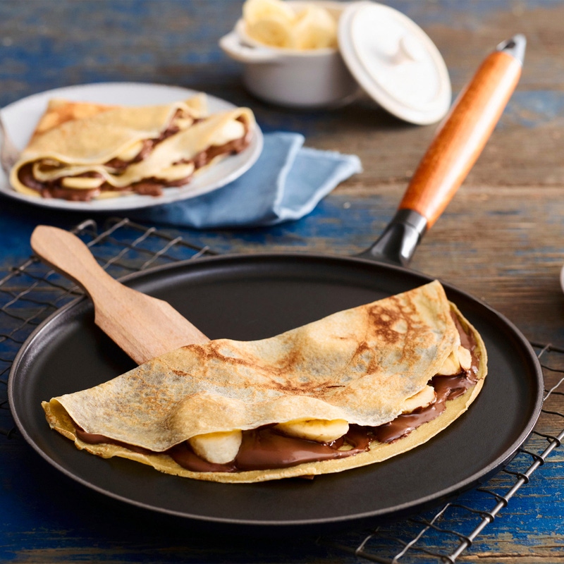Cast Iron 11" Crepe Pan with Spreader