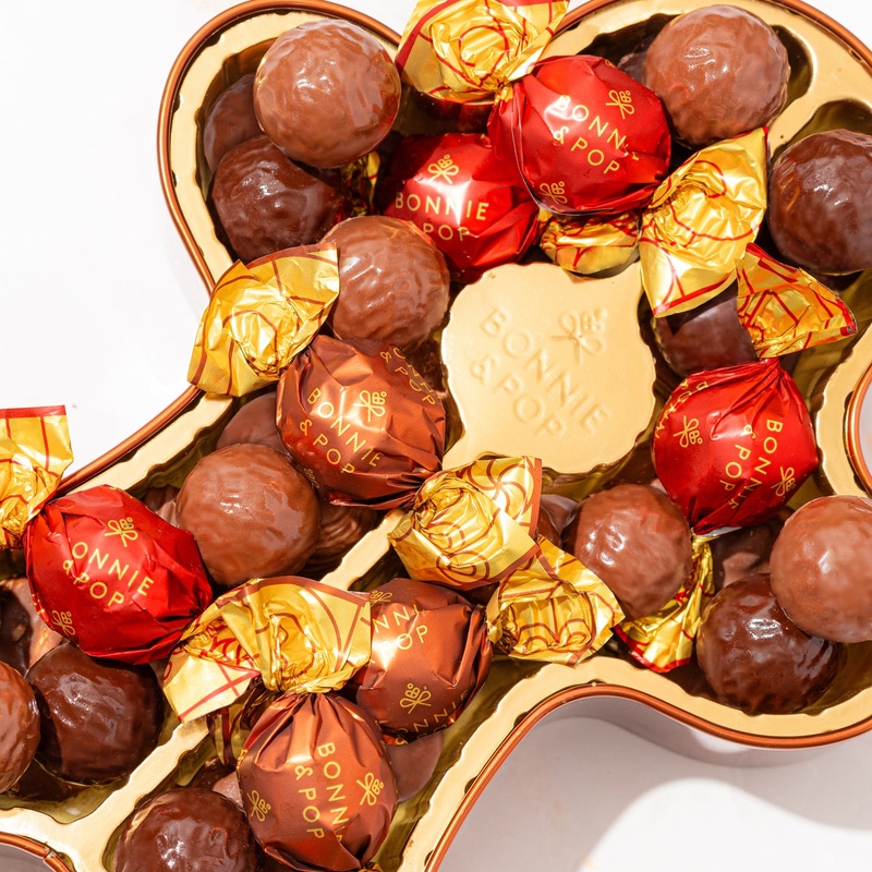 Gold Gingerbread Tin Tin with Red and Gold Bon Bons