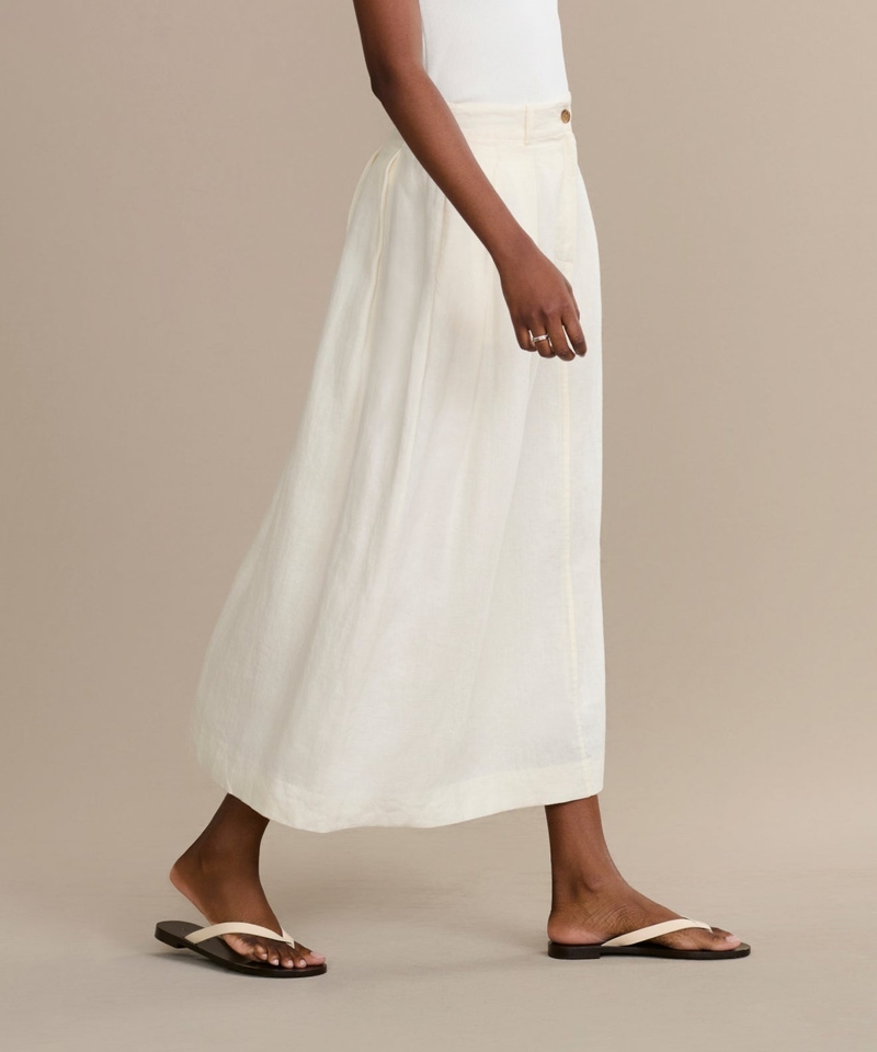 Gia Sandal, Bone