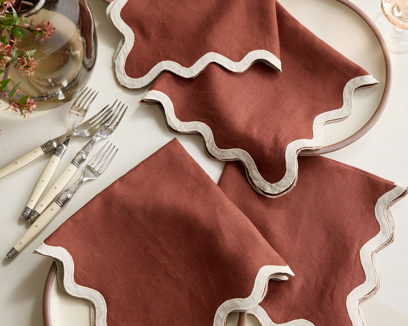 European Linen Scallop Edge Napkins, Set of 4