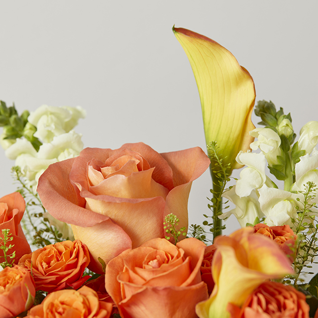 Butter Pecan Original  Bouquet with Marina Vase
