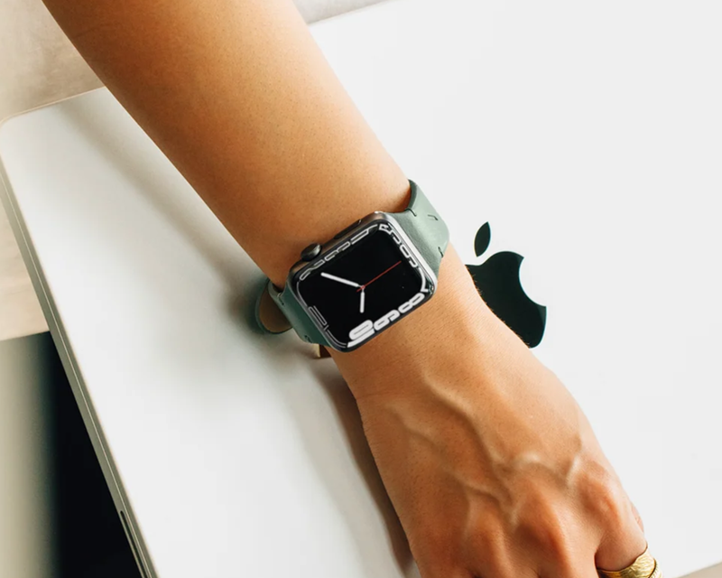 (Re)Classic Band for Apple Watch