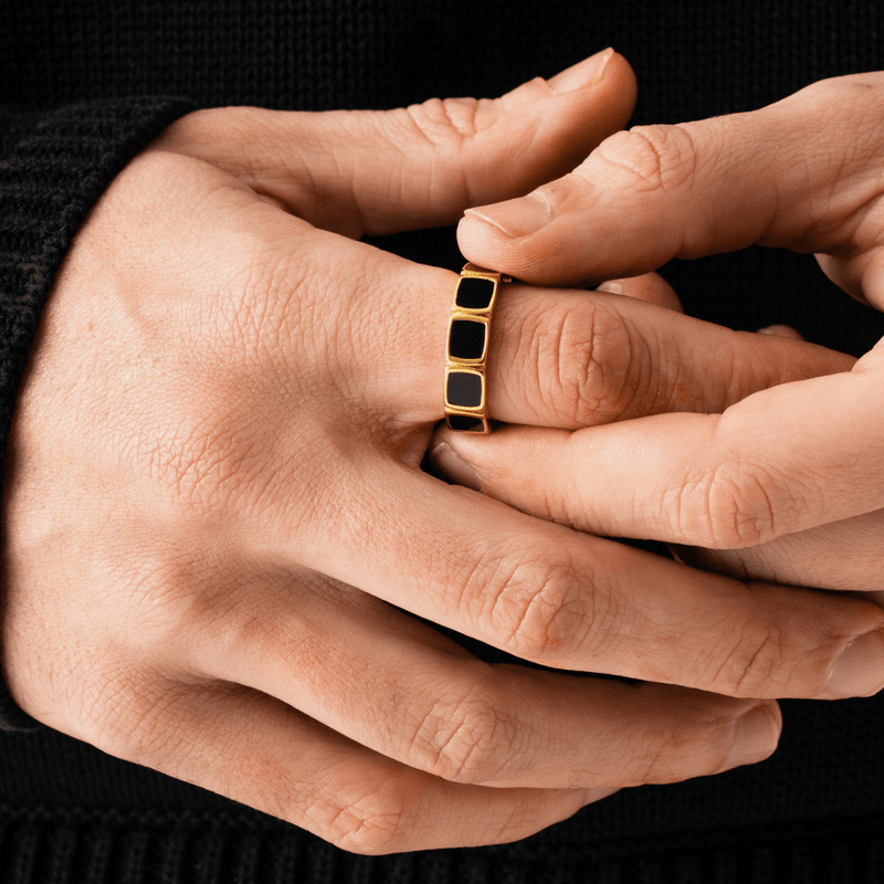 18K Gold Onyx Stone Band Ring