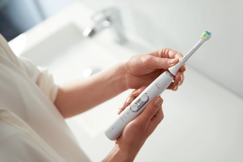 6100 Series Philips Sonicare ProtectiveClean Electric Toothbrush