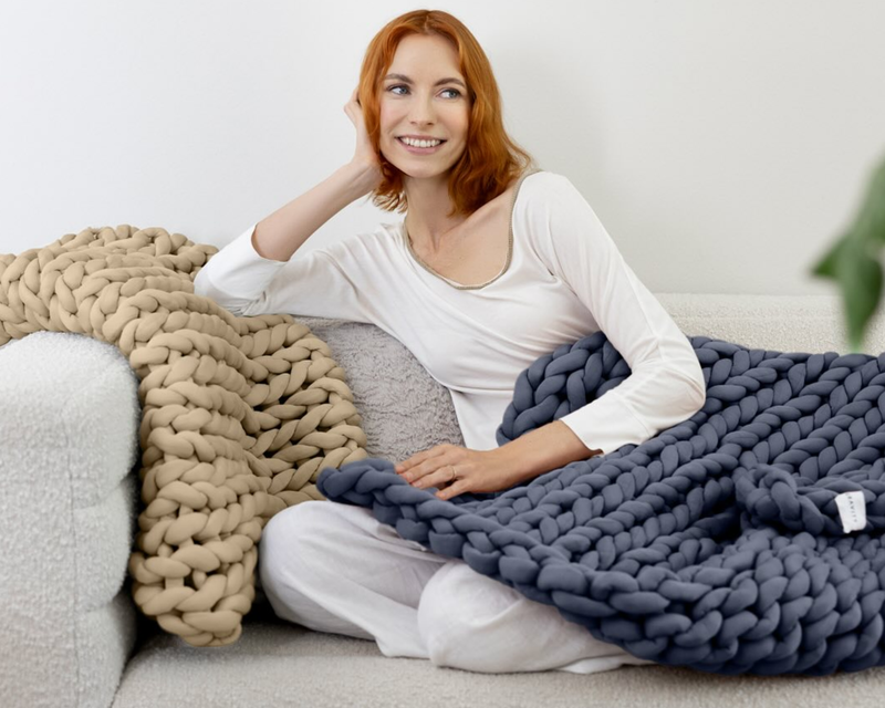 Gravity Chunky Knit Blanket