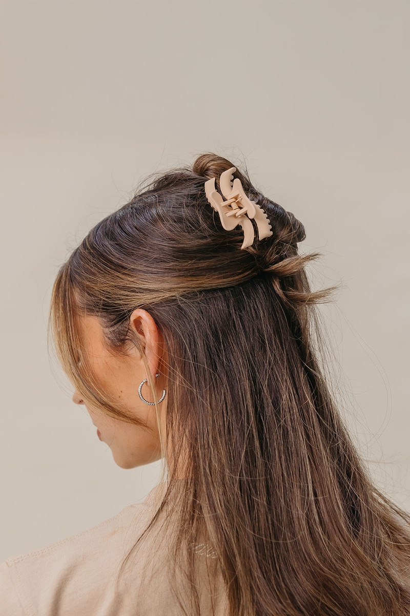 Wavy Mini Hold Everything Claw Clip