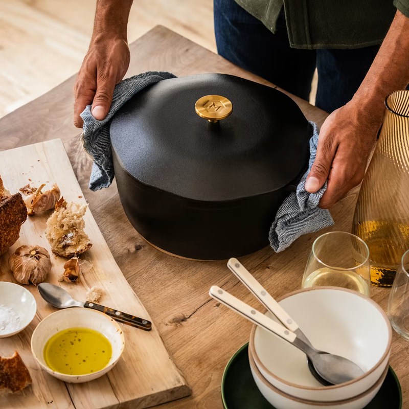 5.9 Quart Cast Iron Dutch Oven