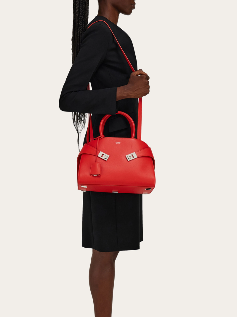 Hug Medium Handbag