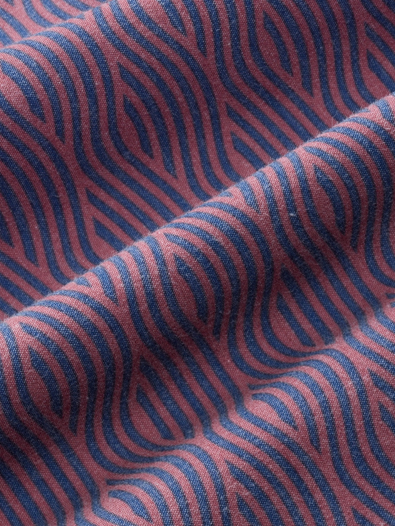 Bayberry Trunk, Red Waves