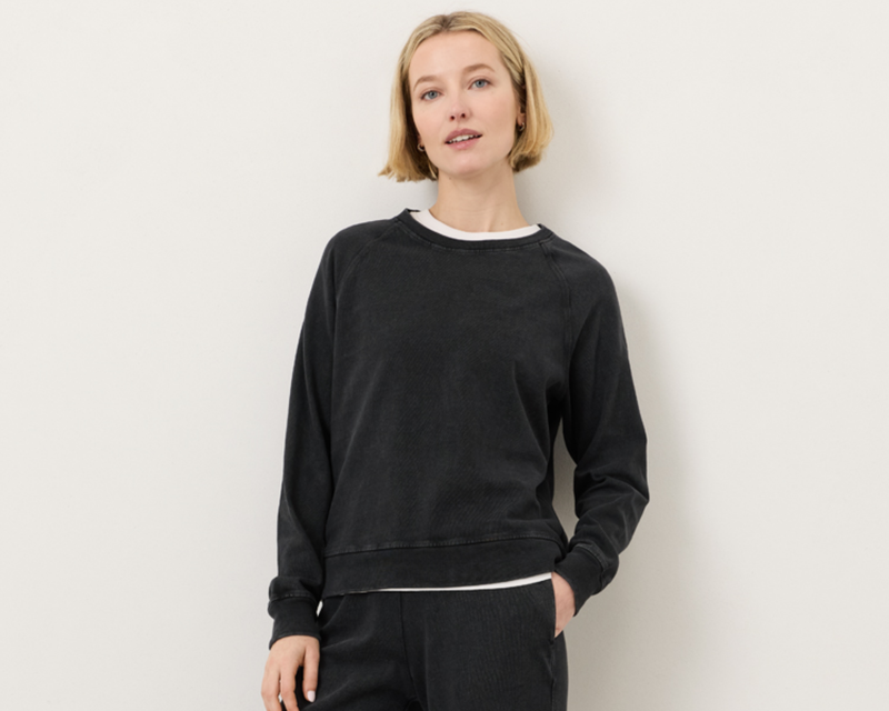 Women's Organic Weekends Relaxed Raglan Sweatshirt, Washed Black