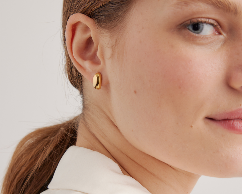 Globe Huggie Hoops