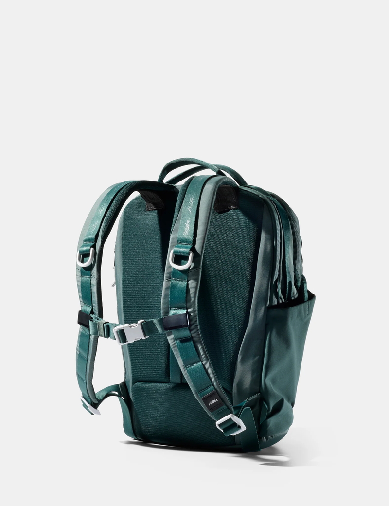 18L Personal Item Travel Pack